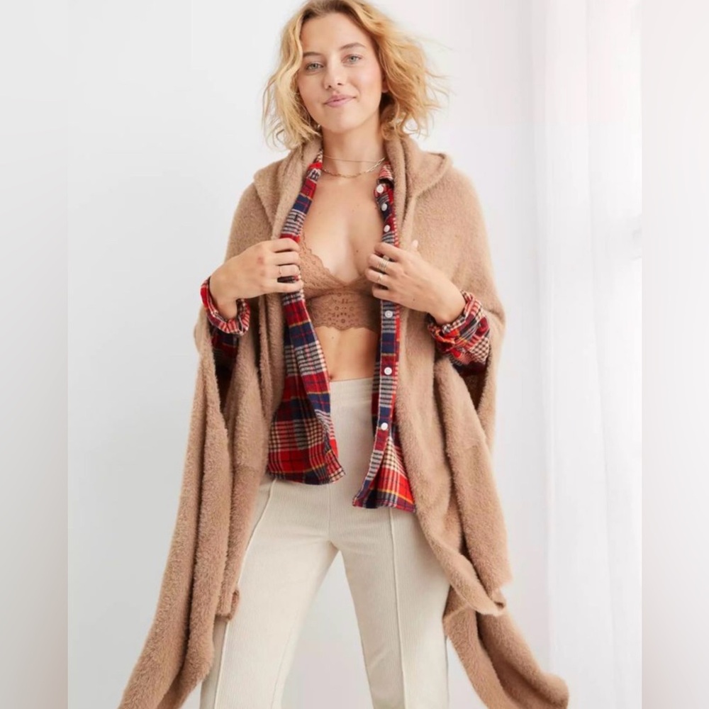 NWOT Aerie Cape/Cardigan